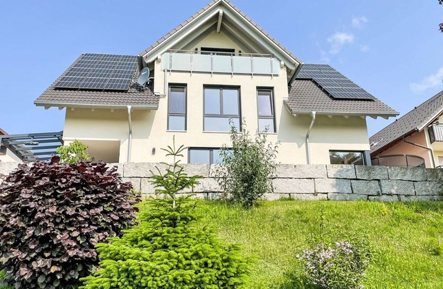 Cosy apartment for 4 people with WIFI, TV, balcony and parking