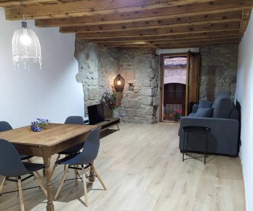 Ca la Francisqueta, La Tina i el Deso Apartament Solsona