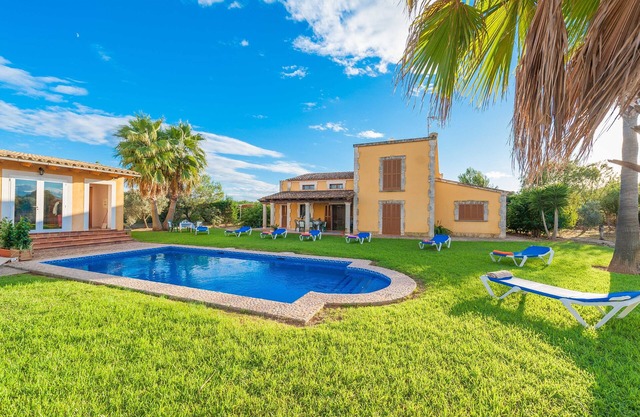 CA NA GRANADA - Villa with private pool in Muro. Free WiFi