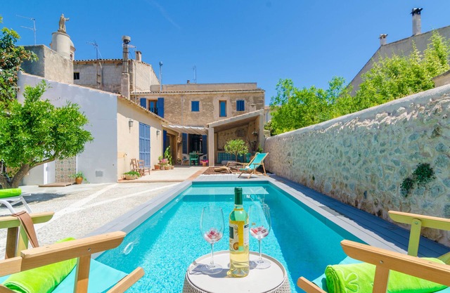 CA NA SIONA - Villa with private pool in Vilafranca de Bonany. Free WiFi