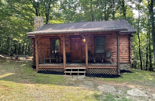 Cabin #2 - Granny B`s | 2 Bed, 1 Bath