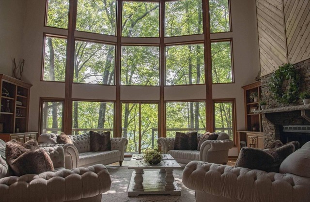Cabin by the Bluff