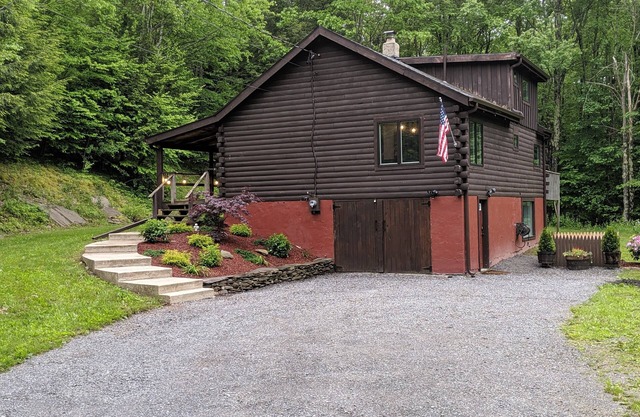 Cabin Eight-Oh-Five