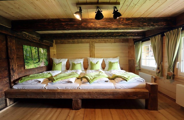 Cabin 'Ferienhütte Biobetrieb Lippenhof' with Private Terrace and Balcony
