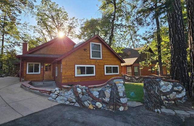 Cabin in The Pines | Large Outdoor Patio | Firepit
