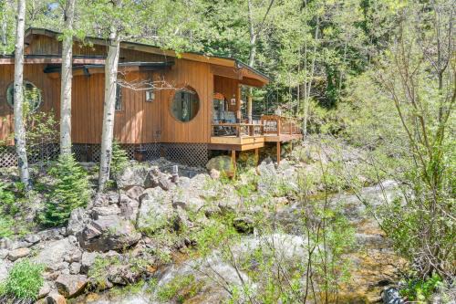 Cabin on Clear Creek A Hobbits Retreat!