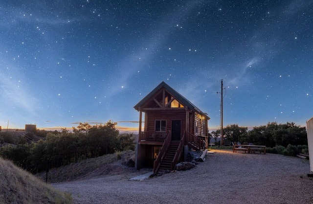 Cabin w/Views Near Zion & Bryce