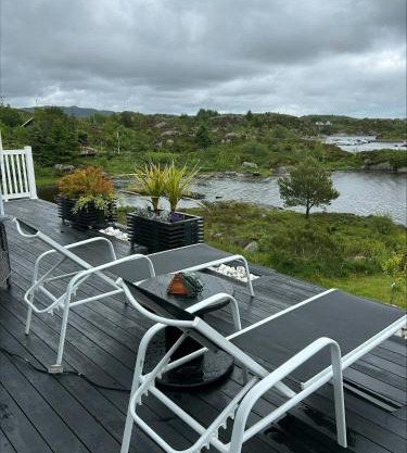Cabin With Sea Views In Mjømna