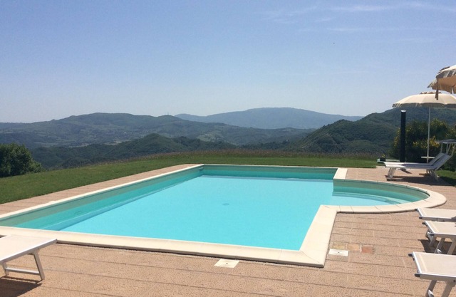 Cabraldi apartment Azalea with panoramic view + use of pool.