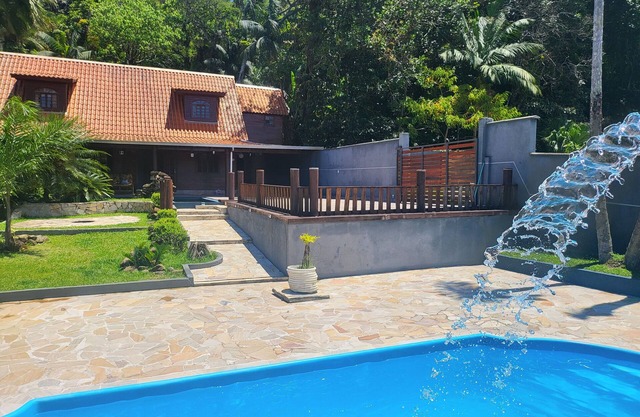 Caiobá Nature Corner - Large, Fish Pond and Pool | Zap 41 992909634