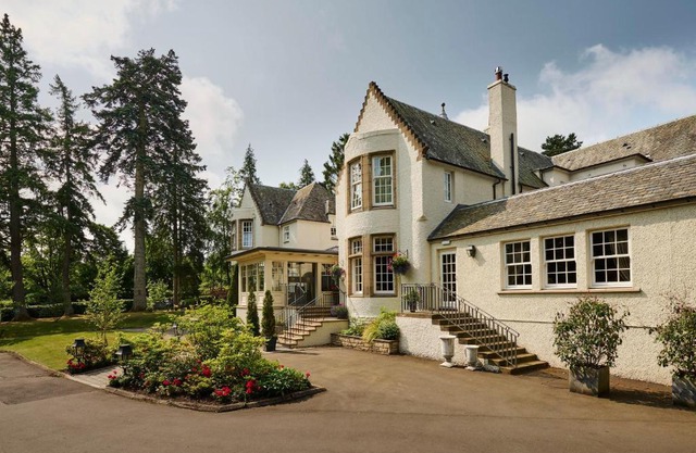 Cairn Lodge