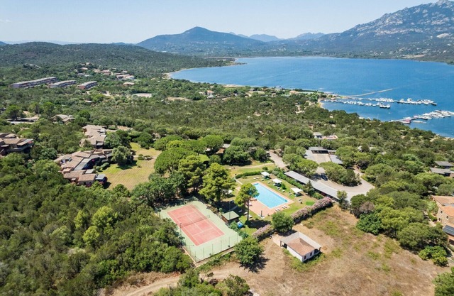 Caletta Nest 38 - apartment with shared pool, tennis