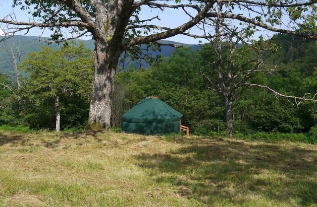 Calm and cocooning, the Marguerite yurt