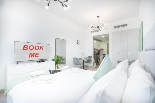 Calm and comfy Studio apartment at Bloom Heights A in JVC!