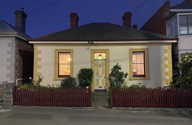 Campbell St Cottage, Hobart CBD