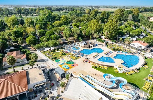 Camping Le Bosc* - Mobil-home Select TV LV Clim Plancha 4 rooms 6 people