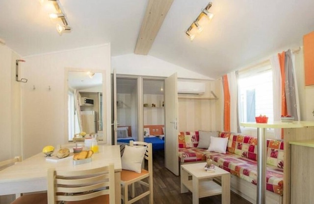 Camping Le Domaine des Iscles **** - Cozy Mobil Home 4 Rooms 6 People