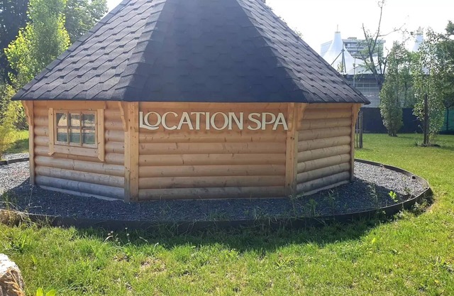 Camping Le Rochat* - 1-room wooden chalet for 3 people with air conditioning