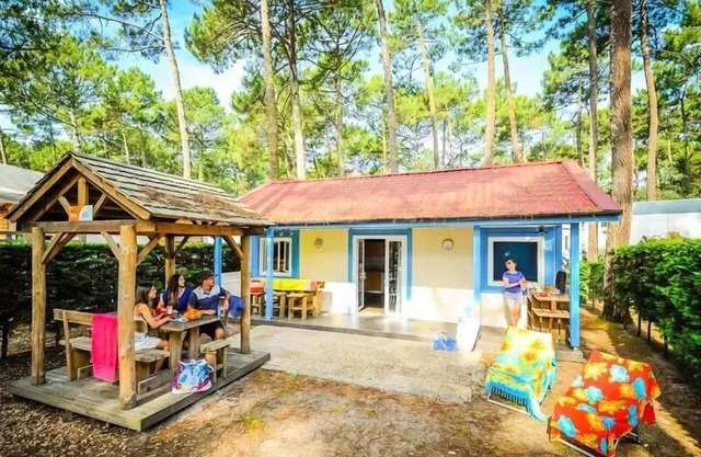 Camping Le Vieux Port* - 3 Bedroom Chalet 6 People