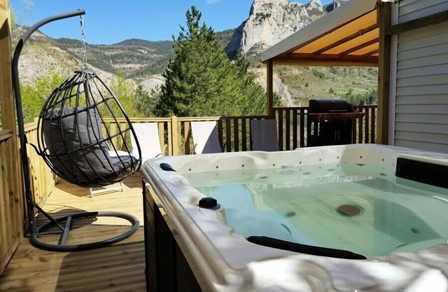 Camping les Princes d'Orange* - Comfort Loggia 3 rooms 4 people Garden View Air-conditioned