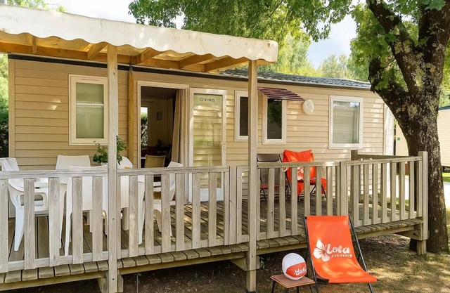 Camping Oléron Loisirs * - 4 Room Mobile Home 6 People + TV