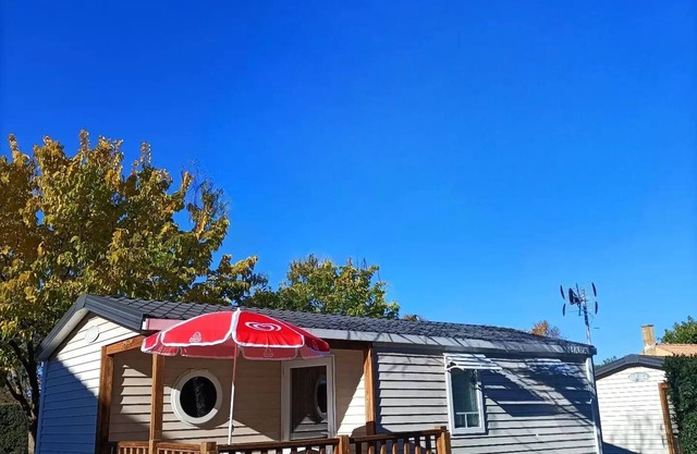 Campsite La Rouvière Les Pins * - Bungalow-Mobil 5 persons