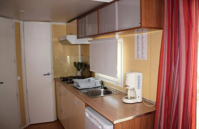 Campsite Les Chênes * - MOBILE HOME Comfort - 2 ch - 24m2/Palmier and Olivier 4 persons