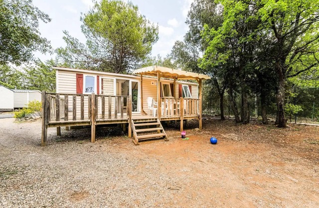 Campsite Les Rives du Luberon * - Classic 3-room mobile home for 4/6 people Air-conditioned