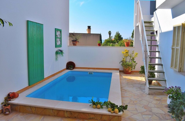 Can Cantino 213 fantastic village house with private pool, air conditioning, terrace, barbecue and WiFi