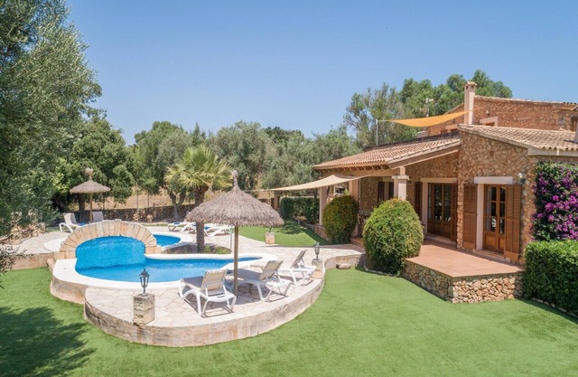 Can Amen villa with Pool & Jacuzzi