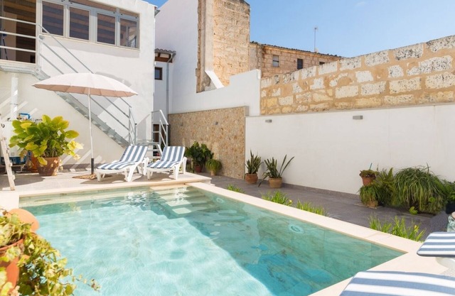 Can Peret . Beautiful townhouse with pool in the interior of Mallorca