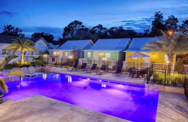 Canary Cottage in Heart of Town Pool/Park & Walk