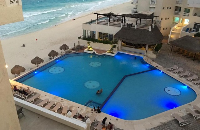 Cancun Plaza Condo Apartment