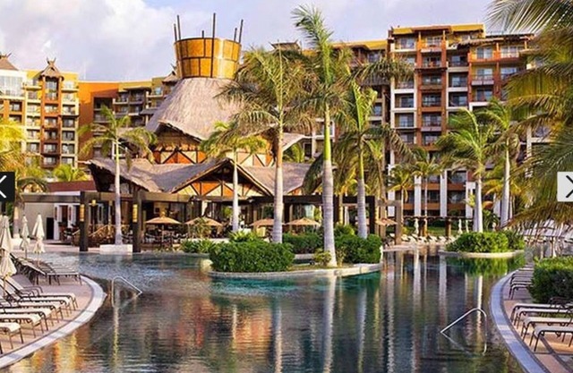 Cancun's 4 Diamond Hotel, Deluxe Studio with white sandy beaches