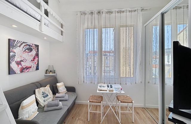 Cannes: 100 m from the palais, charming studio in the city center