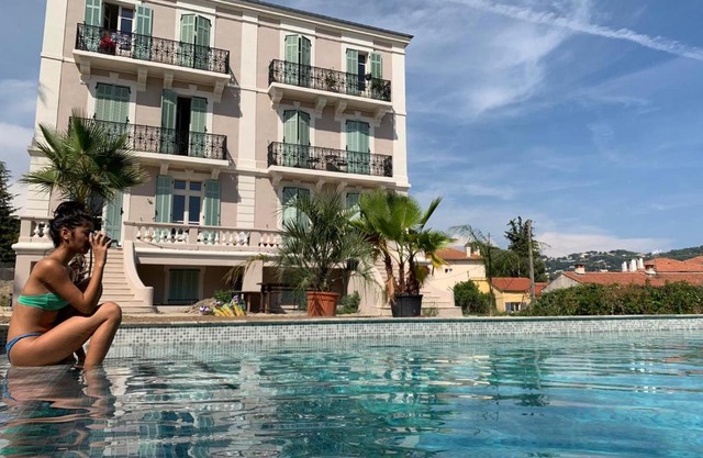 Cannes 2 pieces de 49 m2 ,piscine. Jardin privatif