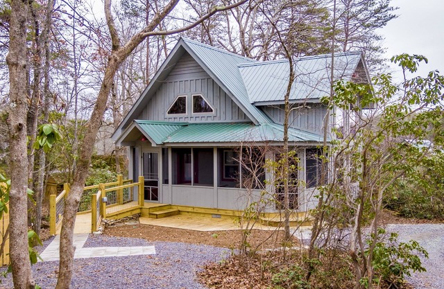Canyon Falls Cottage on an estate at Desoto Falls Mentone AL Central Time Zone