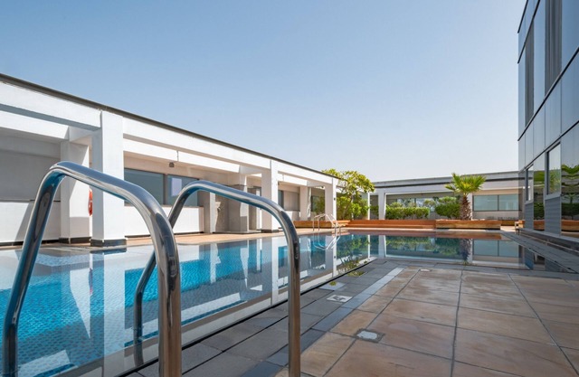 Capacious Studio Apartment in Sky Gardens, DIFC by Deluxe Holiday Homes