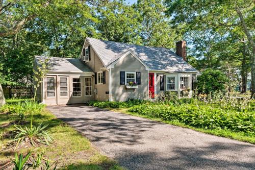 Cape Cod House with Grill and Yard - Drive to Beach!