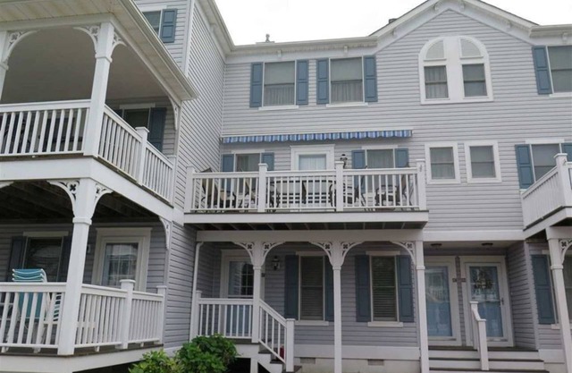 Cape May Rental Poolside - 933 Columbia Avenue, B7, Cape May