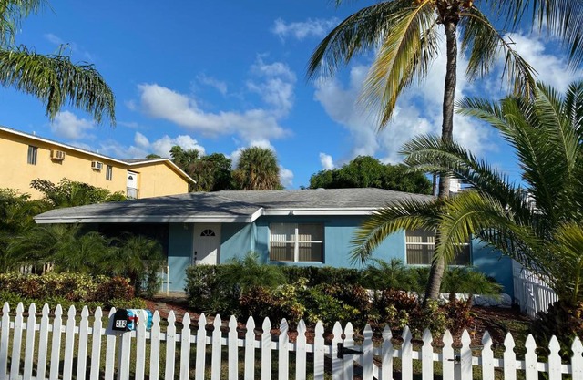 Captain's Hideaway-(15min from PBI/5min to beach)
