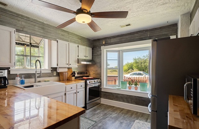 Captains Quarters By The Bay 3 Bedroom Cottage by RedAwning