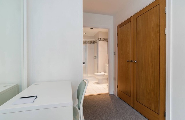 Cardiff City Centre Apartment