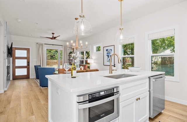 Cardinal Haus | Great House for Families | Firepit