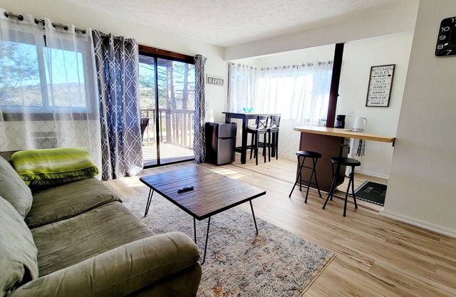 Cardinal Nest - Lovely 1 BR/1 BA Couple's Retreat