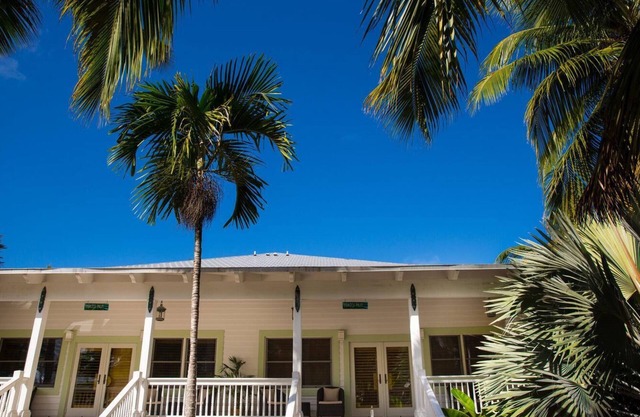 Caribbean-Style Family Home w/Full Kitchen, WiFi, Grill, & Outdoor Veranda