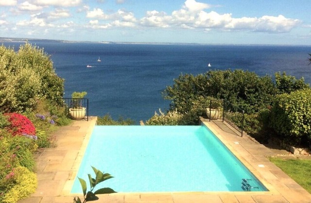 Carn Du House sleeps 12, Cottage, sleeps 4. Rent together or separately.