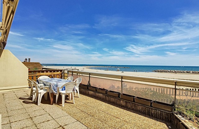 Carnon: FF3 Apt, 8-10 pers, Beach Access, Parking