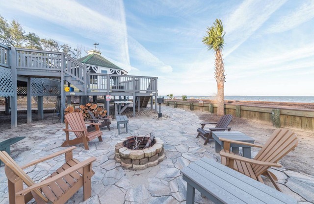 Carolina Sunrise - Private Beach & Gorgeous Views