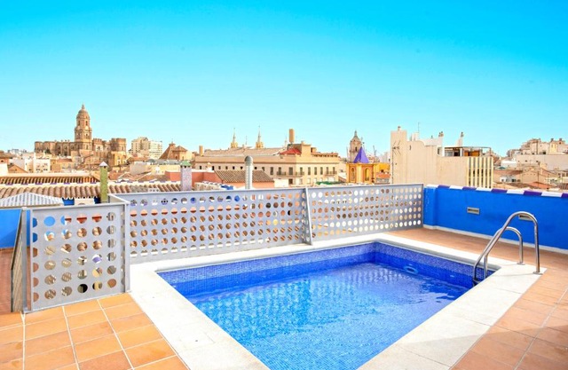 Carreteria Pool ApartamentosMalagaManagement
